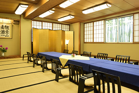 小広間・翁(おきな)